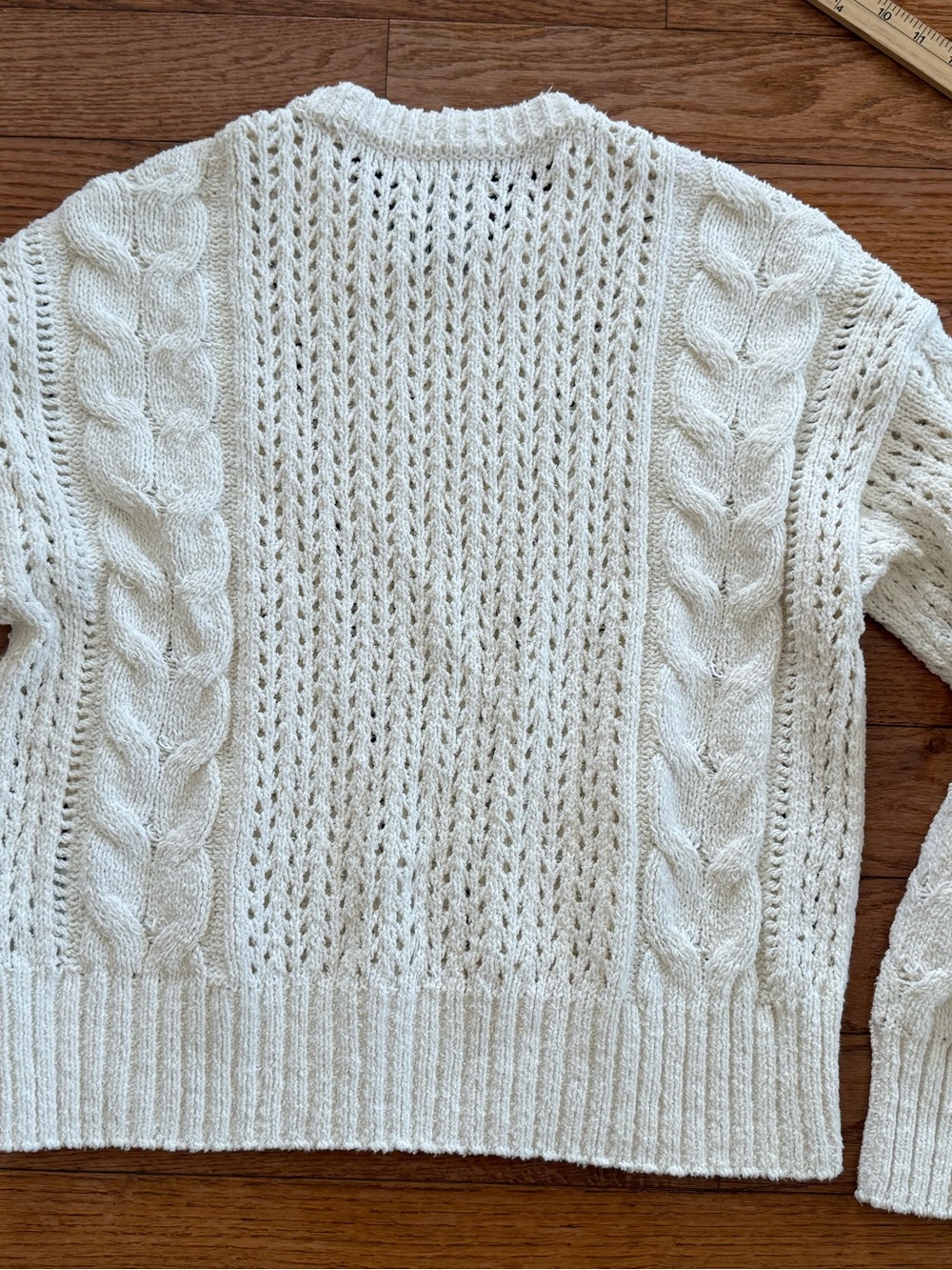 Abercrombie Fitch NWT Sz Small Textural Stitch Cable Crew Knit Sweater Cream - Picture 3 of 7